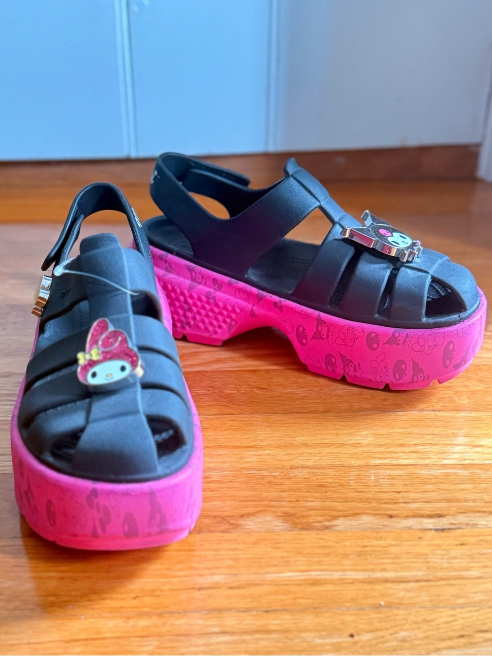 CROCS Black Strappy Mules with Hot Pink Platform and Character Charm